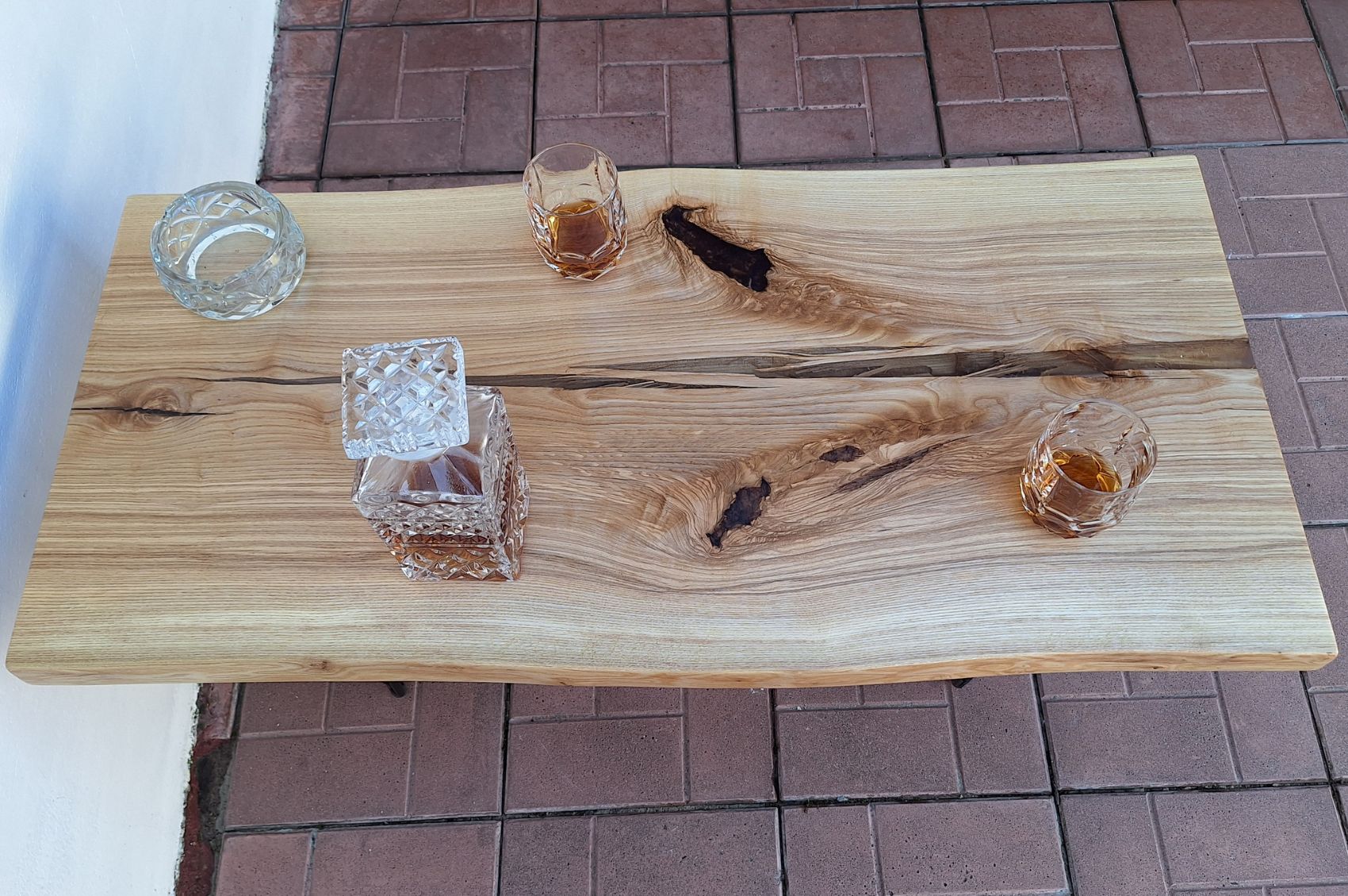 Table basse époxy artisanale en frêne