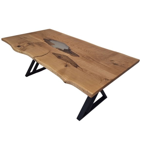 Table en chêne massif avec lac de résine – Reconstruction naturelle et élégance Exemplaire